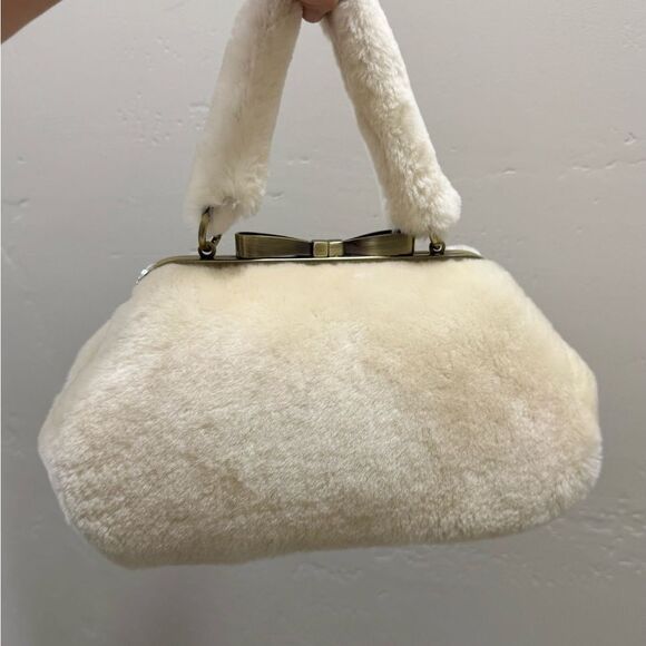 Cream Real Shearling Leather Handmade Bowknot Kisslock Clutch/Wristlet/Crossbody - Picture 1 of 14